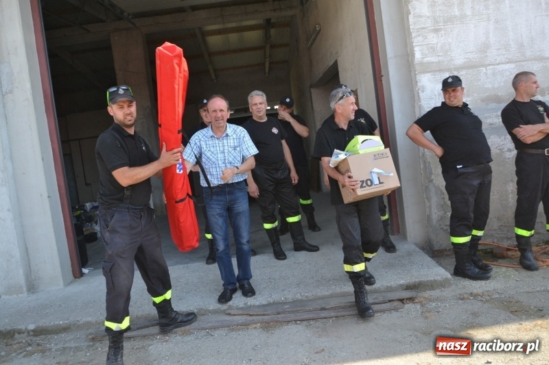 Zdjęcie w galerii na portalu naszraciborz.pl: Strażacy ochotnicy z gminy Krzyżanowice otrzymali nowy sprzęt wiadomości z regionu