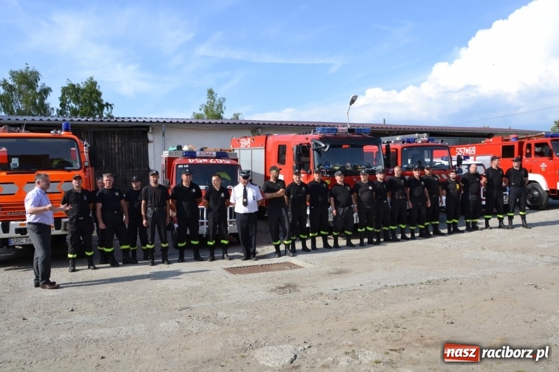 Zdjęcie w galerii na portalu naszraciborz.pl: Strażacy ochotnicy z gminy Krzyżanowice otrzymali nowy sprzęt wiadomości z regionu