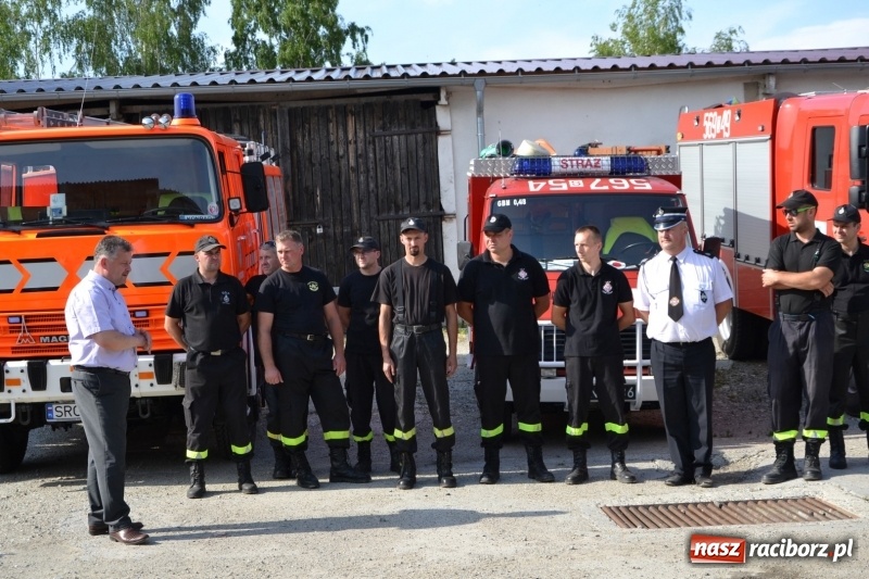 Zdjęcie w galerii na portalu naszraciborz.pl: Strażacy ochotnicy z gminy Krzyżanowice otrzymali nowy sprzęt wiadomości z regionu