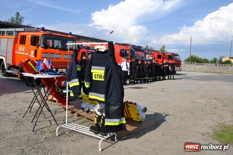Zdjęcie w galerii na portalu naszraciborz.pl: Strażacy ochotnicy z gminy Krzyżanowice otrzymali nowy sprzęt wiadomości z regionu