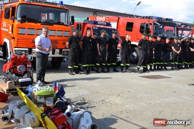 Zdjęcie w galerii na portalu naszraciborz.pl: Strażacy ochotnicy z gminy Krzyżanowice otrzymali nowy sprzęt wiadomości z regionu