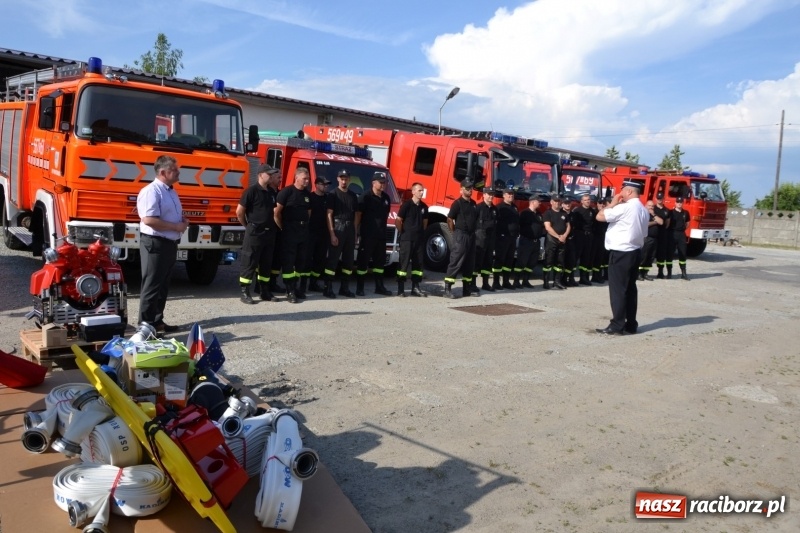 Zdjęcie w galerii na portalu naszraciborz.pl: Strażacy ochotnicy z gminy Krzyżanowice otrzymali nowy sprzęt wiadomości z regionu