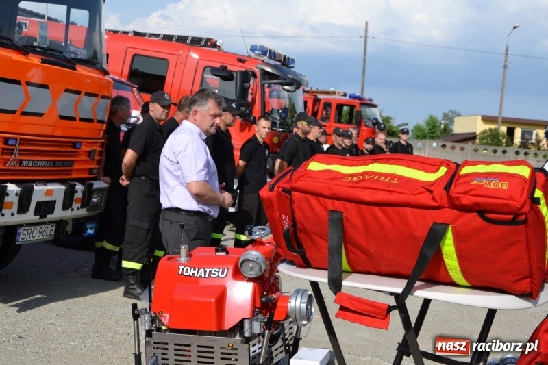 Zdjęcie w galerii na portalu naszraciborz.pl: Strażacy ochotnicy z gminy Krzyżanowice otrzymali nowy sprzęt wiadomości z regionu