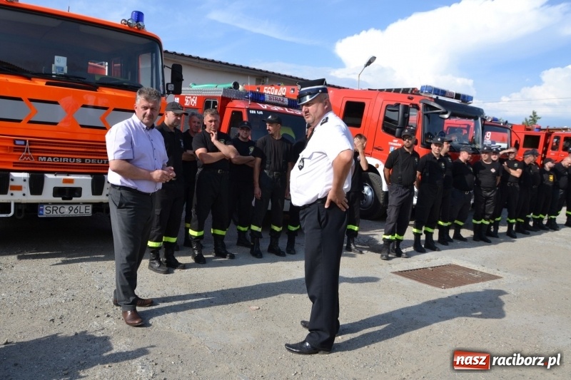 Zdjęcie w galerii na portalu naszraciborz.pl: Strażacy ochotnicy z gminy Krzyżanowice otrzymali nowy sprzęt wiadomości z regionu