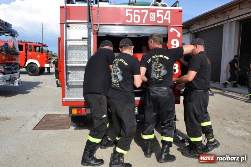 Zdjęcie w galerii na portalu naszraciborz.pl: Strażacy ochotnicy z gminy Krzyżanowice otrzymali nowy sprzęt wiadomości z regionu