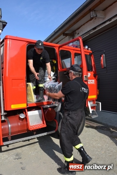 Zdjęcie w galerii na portalu naszraciborz.pl: Strażacy ochotnicy z gminy Krzyżanowice otrzymali nowy sprzęt wiadomości z regionu
