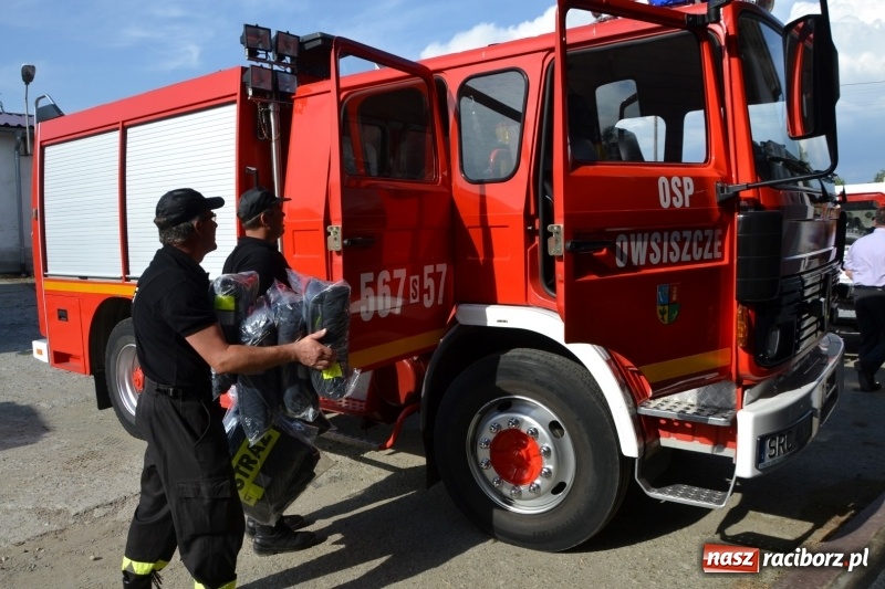 Zdjęcie w galerii na portalu naszraciborz.pl: Strażacy ochotnicy z gminy Krzyżanowice otrzymali nowy sprzęt wiadomości z regionu