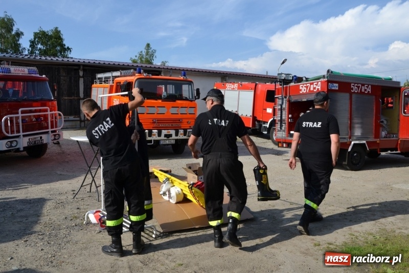 Zdjęcie w galerii na portalu naszraciborz.pl: Strażacy ochotnicy z gminy Krzyżanowice otrzymali nowy sprzęt wiadomości z regionu