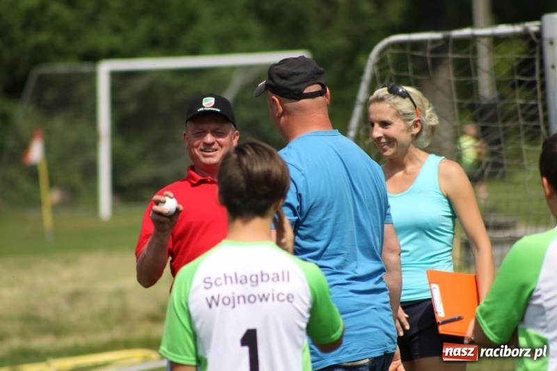 Zdjęcie w galerii na portalu naszraciborz.pl: Młodzieżowe drużyny palanta z Cyprzanowa i Wojnowic szlifują formę  wiadomości z regionu