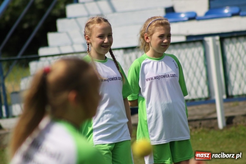 Zdjęcie w galerii na portalu naszraciborz.pl: Młodzieżowe drużyny palanta z Cyprzanowa i Wojnowic szlifują formę  wiadomości z regionu