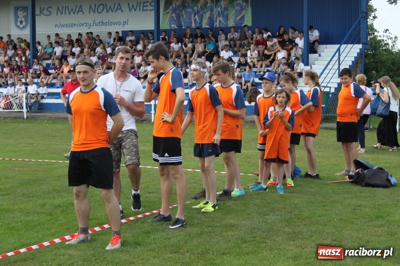 Zdjęcie w galerii na portalu naszraciborz.pl: Młodzieżowe drużyny palanta z Cyprzanowa i Wojnowic szlifują formę  wiadomości z regionu