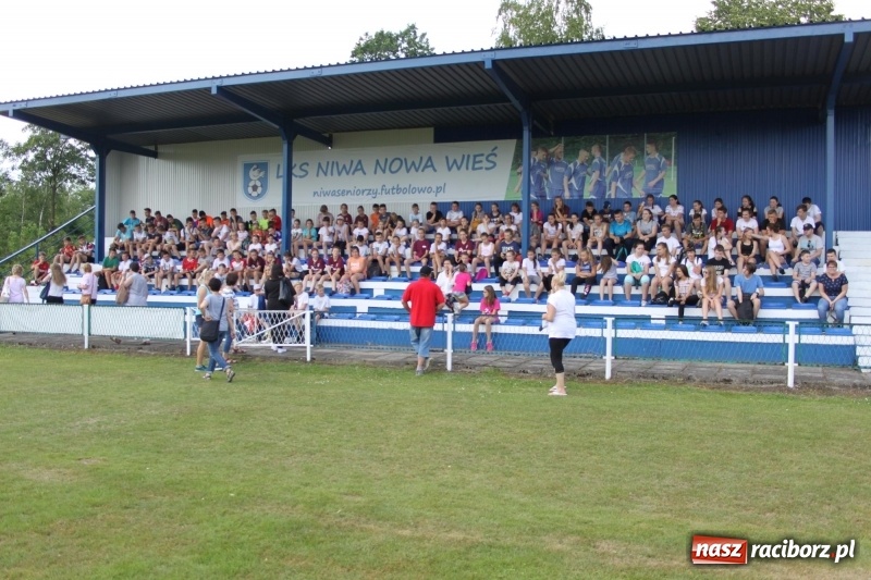 Zdjęcie w galerii na portalu naszraciborz.pl: Młodzieżowe drużyny palanta z Cyprzanowa i Wojnowic szlifują formę  wiadomości z regionu