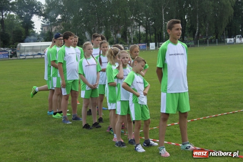 Zdjęcie w galerii na portalu naszraciborz.pl: Młodzieżowe drużyny palanta z Cyprzanowa i Wojnowic szlifują formę  wiadomości z regionu