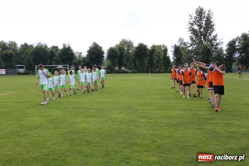 Zdjęcie w galerii na portalu naszraciborz.pl: Młodzieżowe drużyny palanta z Cyprzanowa i Wojnowic szlifują formę  wiadomości z regionu