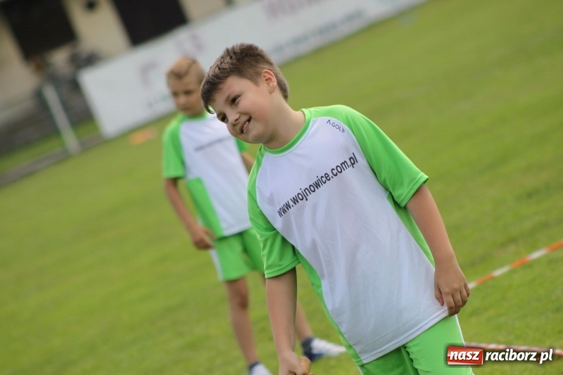 Zdjęcie w galerii na portalu naszraciborz.pl: Młodzieżowe drużyny palanta z Cyprzanowa i Wojnowic szlifują formę  wiadomości z regionu