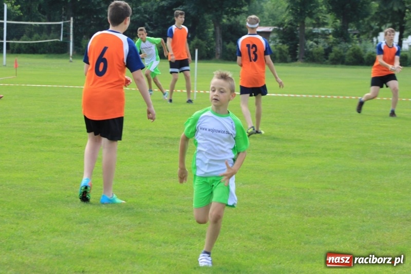 Zdjęcie w galerii na portalu naszraciborz.pl: Młodzieżowe drużyny palanta z Cyprzanowa i Wojnowic szlifują formę  wiadomości z regionu