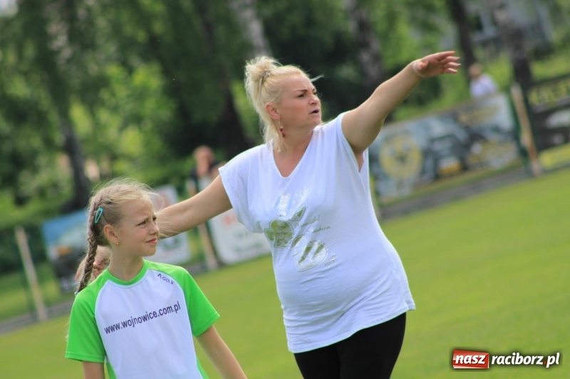 Zdjęcie w galerii na portalu naszraciborz.pl: Młodzieżowe drużyny palanta z Cyprzanowa i Wojnowic szlifują formę  wiadomości z regionu