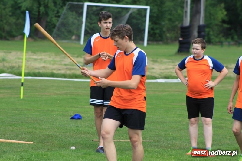 Zdjęcie w galerii na portalu naszraciborz.pl: Młodzieżowe drużyny palanta z Cyprzanowa i Wojnowic szlifują formę  wiadomości z regionu