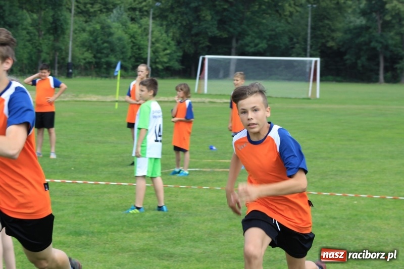 Zdjęcie w galerii na portalu naszraciborz.pl: Młodzieżowe drużyny palanta z Cyprzanowa i Wojnowic szlifują formę  wiadomości z regionu