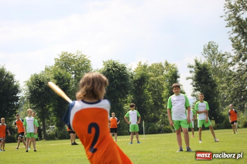 Zdjęcie w galerii na portalu naszraciborz.pl: Młodzieżowe drużyny palanta z Cyprzanowa i Wojnowic szlifują formę  wiadomości z regionu