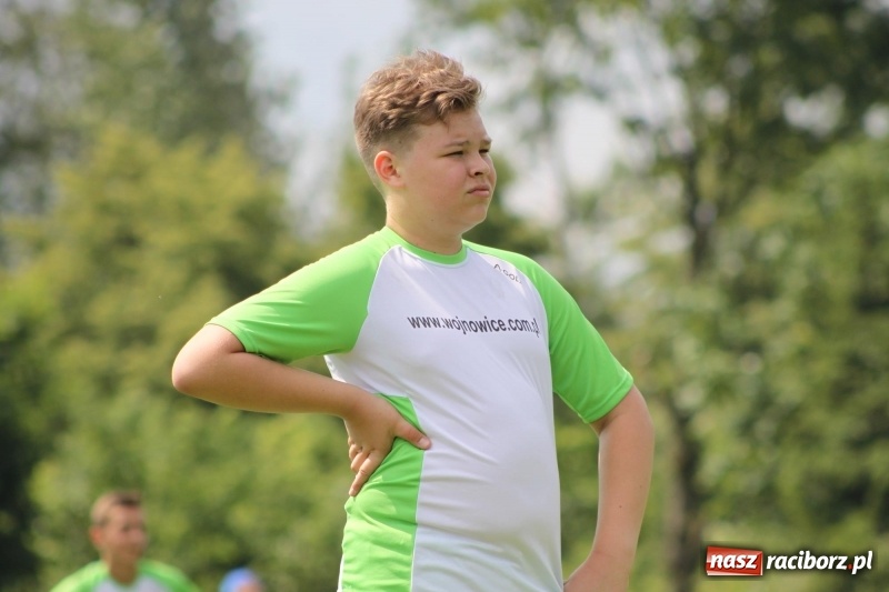 Zdjęcie w galerii na portalu naszraciborz.pl: Młodzieżowe drużyny palanta z Cyprzanowa i Wojnowic szlifują formę  wiadomości z regionu