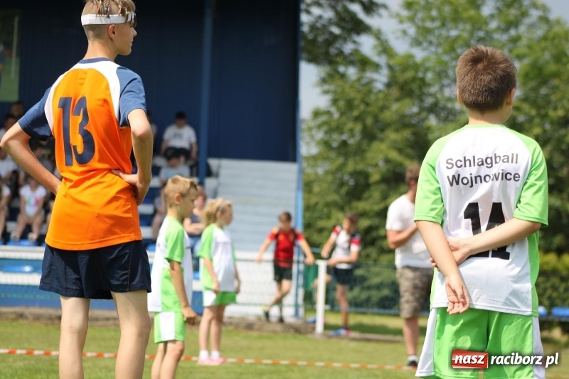 Zdjęcie w galerii na portalu naszraciborz.pl: Młodzieżowe drużyny palanta z Cyprzanowa i Wojnowic szlifują formę  wiadomości z regionu