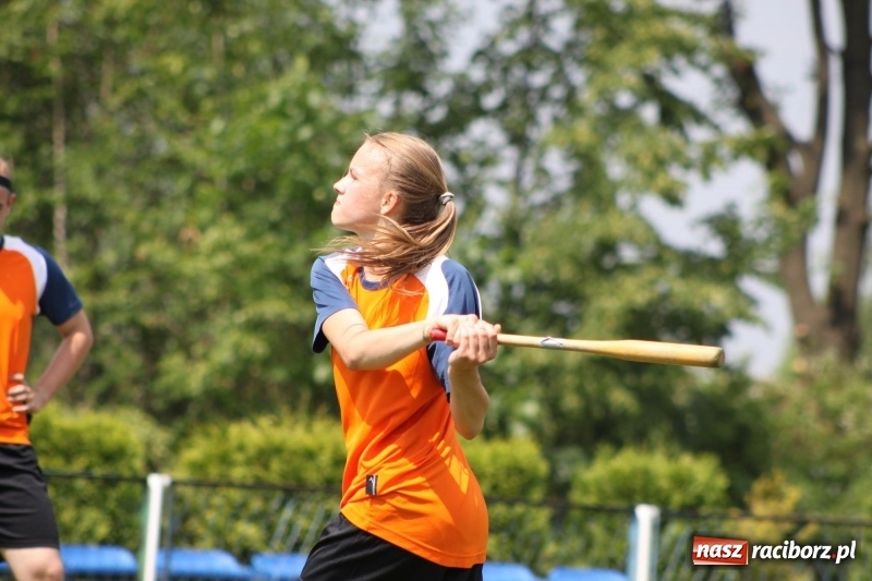 Zdjęcie w galerii na portalu naszraciborz.pl: Młodzieżowe drużyny palanta z Cyprzanowa i Wojnowic szlifują formę  wiadomości z regionu