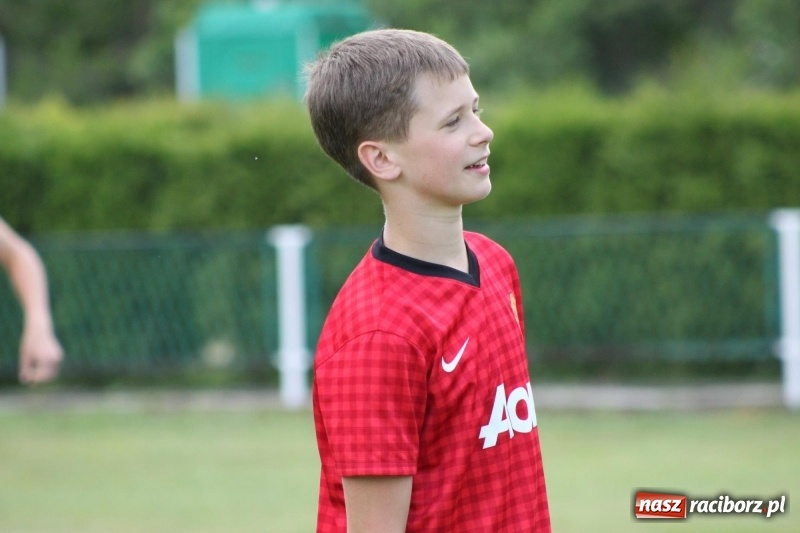 Zdjęcie w galerii na portalu naszraciborz.pl: Młodzieżowe drużyny palanta z Cyprzanowa i Wojnowic szlifują formę  wiadomości z regionu