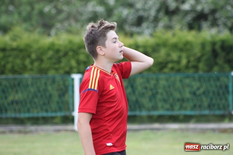 Zdjęcie w galerii na portalu naszraciborz.pl: Młodzieżowe drużyny palanta z Cyprzanowa i Wojnowic szlifują formę  wiadomości z regionu