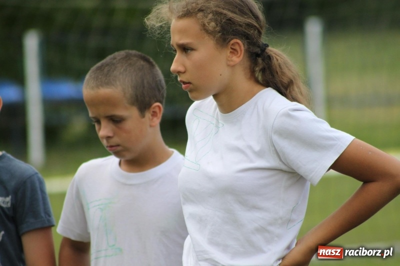 Zdjęcie w galerii na portalu naszraciborz.pl: Młodzieżowe drużyny palanta z Cyprzanowa i Wojnowic szlifują formę  wiadomości z regionu
