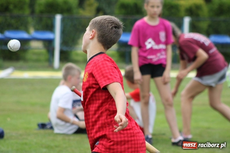 Zdjęcie w galerii na portalu naszraciborz.pl: Młodzieżowe drużyny palanta z Cyprzanowa i Wojnowic szlifują formę  wiadomości z regionu