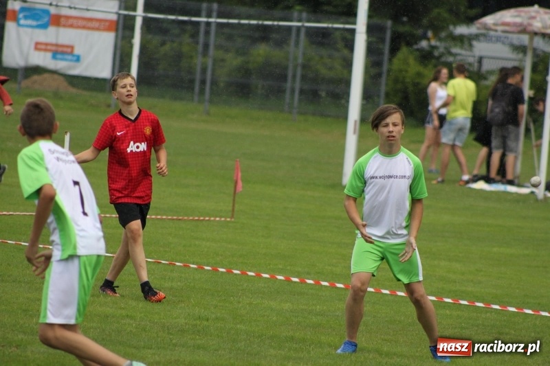 Zdjęcie w galerii na portalu naszraciborz.pl: Młodzieżowe drużyny palanta z Cyprzanowa i Wojnowic szlifują formę  wiadomości z regionu