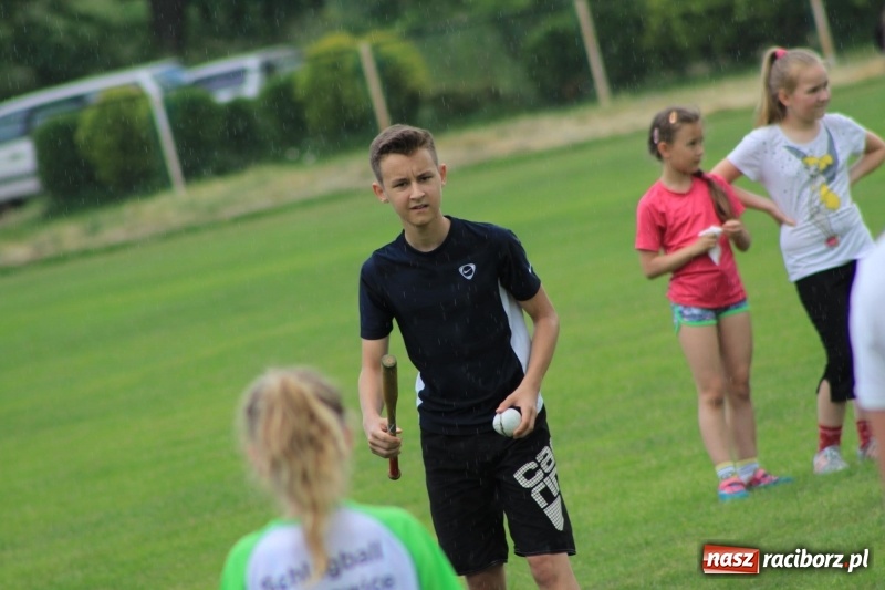 Zdjęcie w galerii na portalu naszraciborz.pl: Młodzieżowe drużyny palanta z Cyprzanowa i Wojnowic szlifują formę  wiadomości z regionu