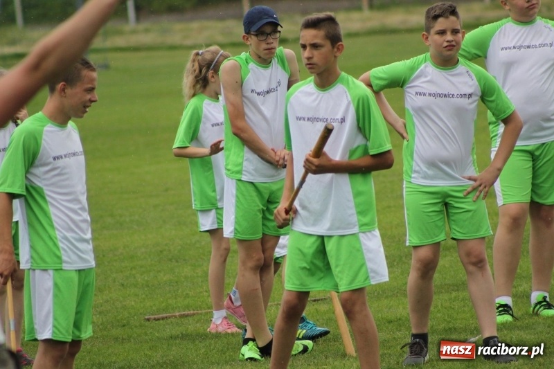 Zdjęcie w galerii na portalu naszraciborz.pl: Młodzieżowe drużyny palanta z Cyprzanowa i Wojnowic szlifują formę  wiadomości z regionu