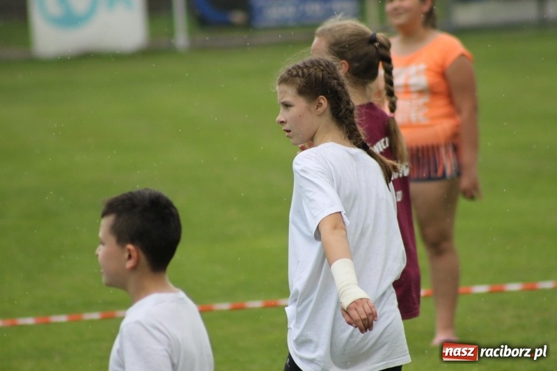 Zdjęcie w galerii na portalu naszraciborz.pl: Młodzieżowe drużyny palanta z Cyprzanowa i Wojnowic szlifują formę  wiadomości z regionu