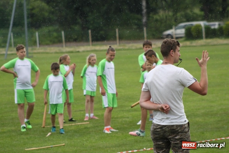 Zdjęcie w galerii na portalu naszraciborz.pl: Młodzieżowe drużyny palanta z Cyprzanowa i Wojnowic szlifują formę  wiadomości z regionu