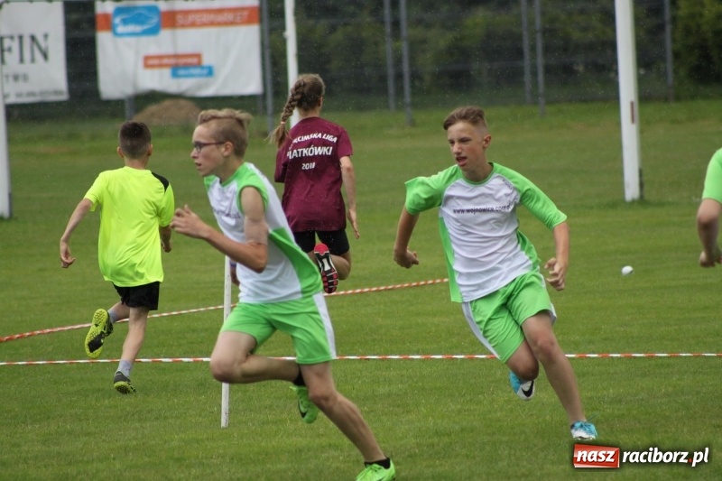 Zdjęcie w galerii na portalu naszraciborz.pl: Młodzieżowe drużyny palanta z Cyprzanowa i Wojnowic szlifują formę  wiadomości z regionu