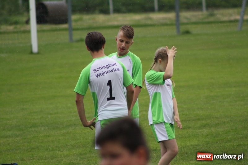 Zdjęcie w galerii na portalu naszraciborz.pl: Młodzieżowe drużyny palanta z Cyprzanowa i Wojnowic szlifują formę  wiadomości z regionu