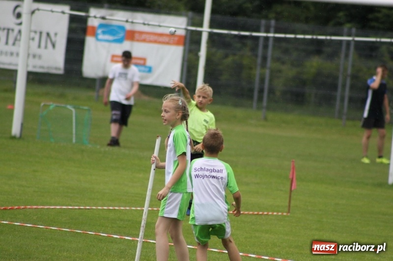 Zdjęcie w galerii na portalu naszraciborz.pl: Młodzieżowe drużyny palanta z Cyprzanowa i Wojnowic szlifują formę  wiadomości z regionu