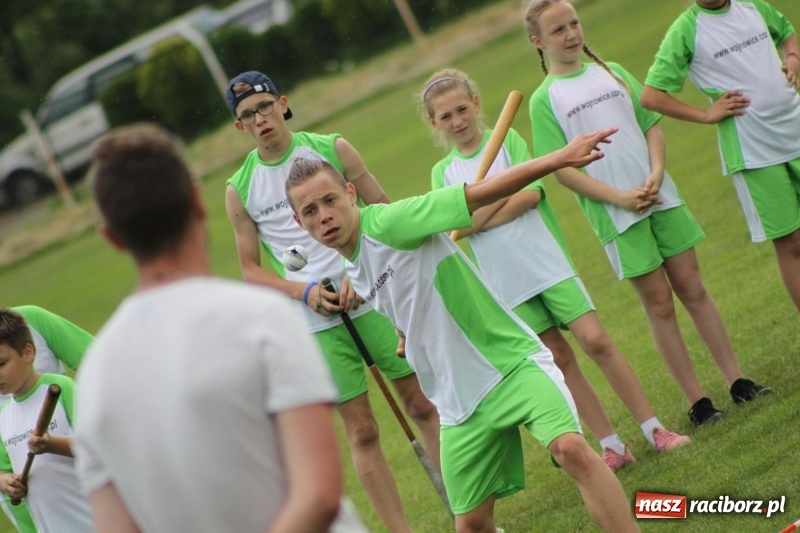 Zdjęcie w galerii na portalu naszraciborz.pl: Młodzieżowe drużyny palanta z Cyprzanowa i Wojnowic szlifują formę  wiadomości z regionu