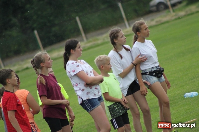 Zdjęcie w galerii na portalu naszraciborz.pl: Młodzieżowe drużyny palanta z Cyprzanowa i Wojnowic szlifują formę  wiadomości z regionu