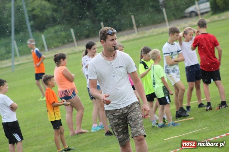 Zdjęcie w galerii na portalu naszraciborz.pl: Młodzieżowe drużyny palanta z Cyprzanowa i Wojnowic szlifują formę  wiadomości z regionu