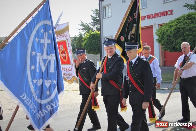 Zdjęcie w galerii na portalu naszraciborz.pl: W Wojnowicach dwa nowe ołtarze na Boże Ciało  wiadomości z regionu