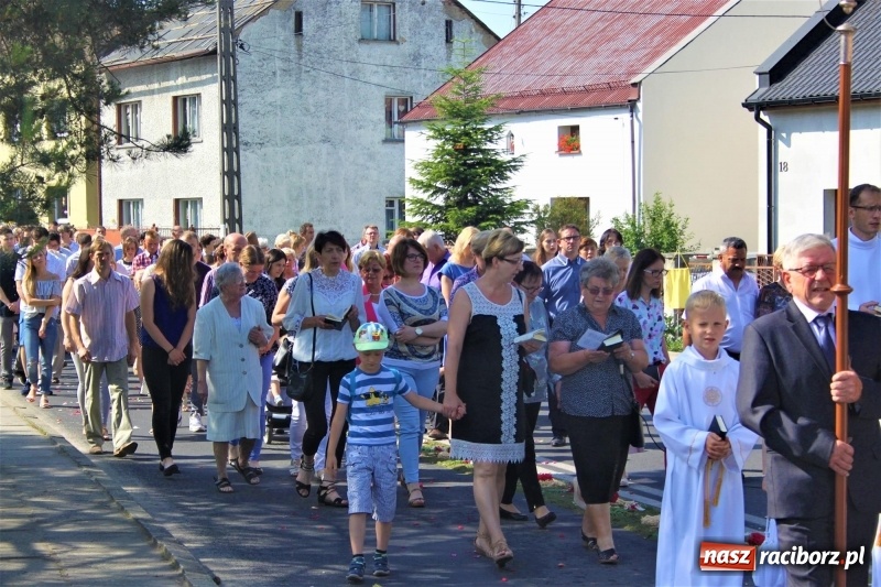Zdjęcie w galerii na portalu naszraciborz.pl: W Wojnowicach dwa nowe ołtarze na Boże Ciało  wiadomości z regionu