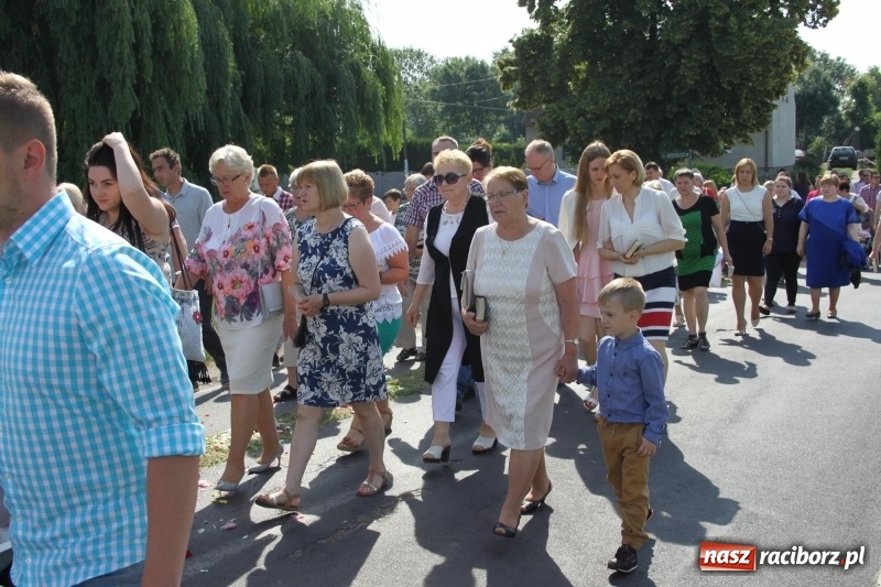 Zdjęcie w galerii na portalu naszraciborz.pl: W Wojnowicach dwa nowe ołtarze na Boże Ciało  wiadomości z regionu