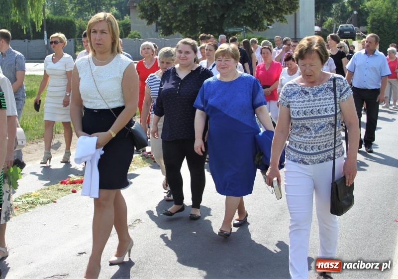 Zdjęcie w galerii na portalu naszraciborz.pl: W Wojnowicach dwa nowe ołtarze na Boże Ciało  wiadomości z regionu