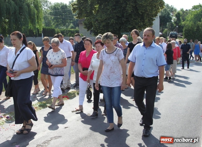 Zdjęcie w galerii na portalu naszraciborz.pl: W Wojnowicach dwa nowe ołtarze na Boże Ciało  wiadomości z regionu