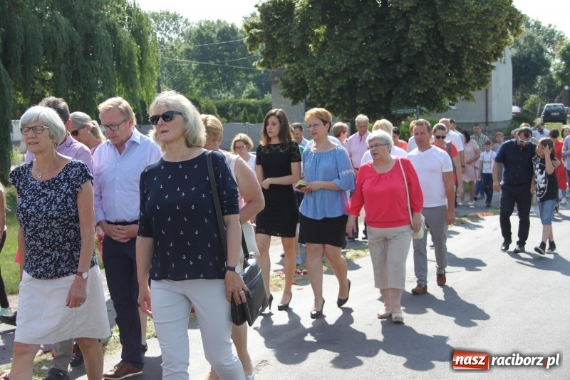 Zdjęcie w galerii na portalu naszraciborz.pl: W Wojnowicach dwa nowe ołtarze na Boże Ciało  wiadomości z regionu