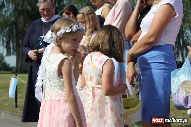 Zdjęcie w galerii na portalu naszraciborz.pl: W Wojnowicach dwa nowe ołtarze na Boże Ciało  wiadomości z regionu