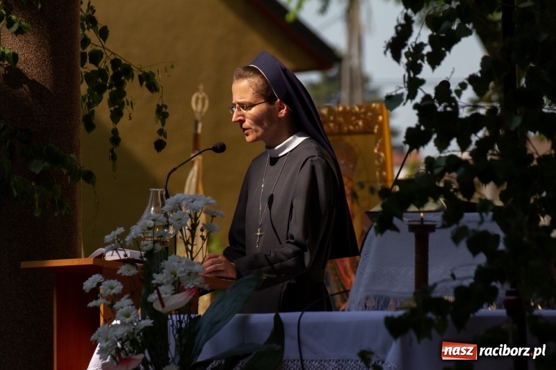 Zdjęcie w galerii na portalu naszraciborz.pl: Procesja z Chrystusem i Matką Bożą Raciborską  wiadomości z regionu